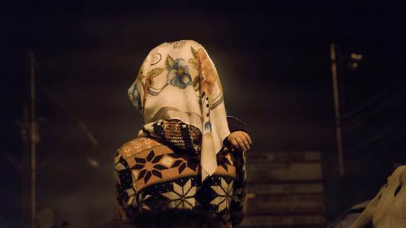 說明: Macintosh HD:Users:chendong:Desktop:張乾琦 工作坊:工作坊:官方作品:中文圖說:AZMA:8. 張乾琦，“AZMA”視頻截圖，2017 .jpg